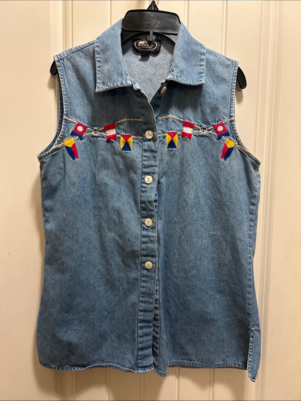 Vtg British Khaki 6 nautical flags embroidered on Denim sleeveless shirt